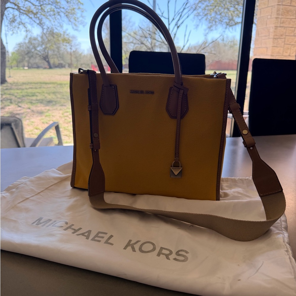 Michael Kors Yellow Canvas Shoulder Hand Bag & Travel Pouch | Summer Style - Picture 10 of 10